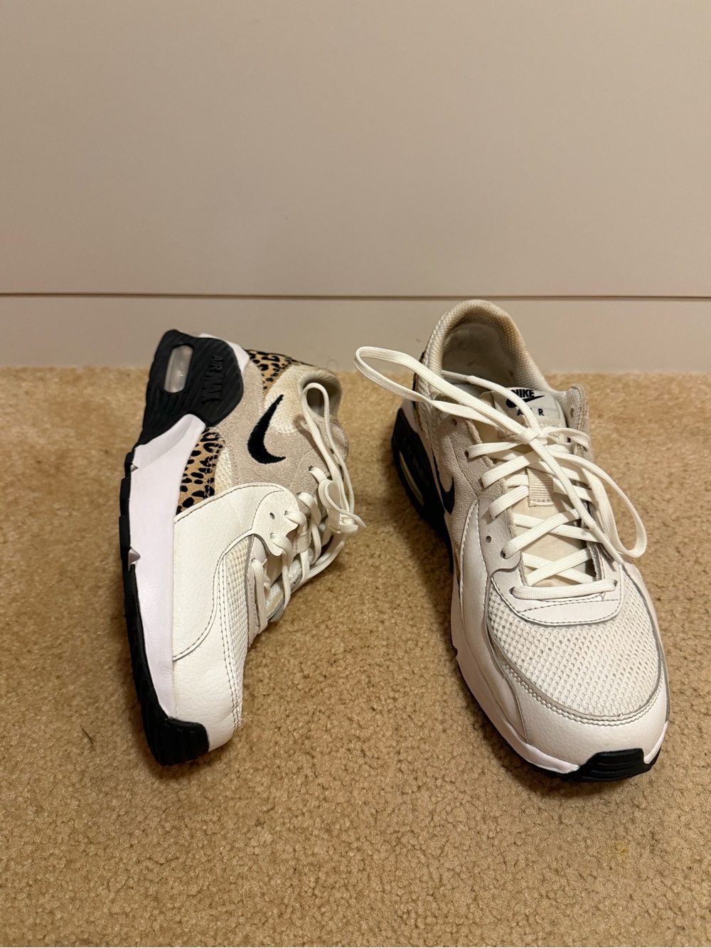 Nike Air Max Excee Leopard Print Sneakers Women’s Size 8 White Black Casual